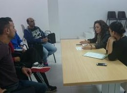 Encuentro de IU con trabajadores afectados por silicosis en Chiclana