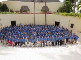 Grupo de participantes en Cosentino 100 en Puerto Vallarta(Mejico)