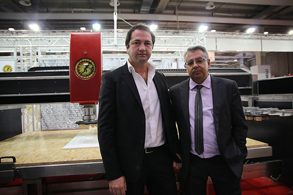 A la izquierda  Antonio Fontana, director general de Helios Automazioni y Manuel Lerma, distribuidor en España de la firma.