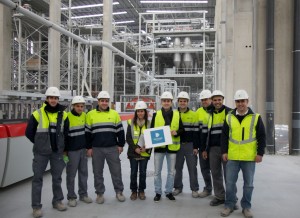 Jorge-Lorenzo-junto-a-trabajadores-de-Cosentino-1024x746