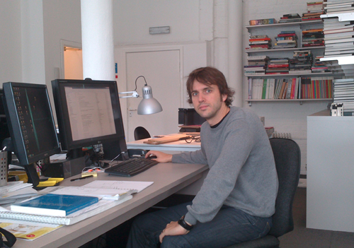 Iván, en el estudio Sutherland Hussey Architects.