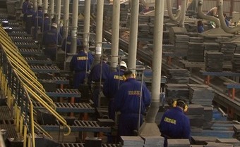 trabajdores pizarra