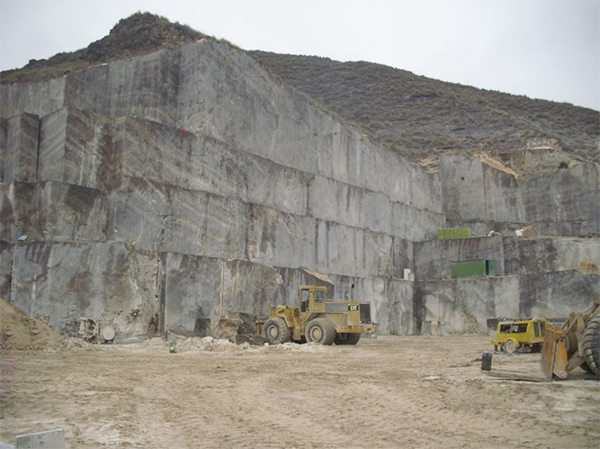 Cantera de mármol Marrón Imperial de Noblemarrón, s.l.
