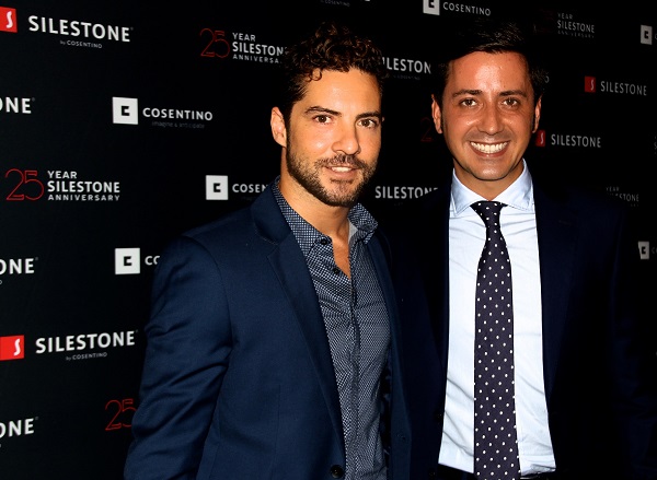 David Bisbal y Eduardo Cosentino en evento 25 aniversario Silestone 2