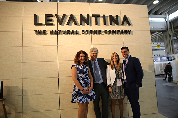 Por la izquierda Covadonga Álvarez, Juan Ramón Esparza, Nuria Izquierdo y Héctor Ruiz de Levantina.