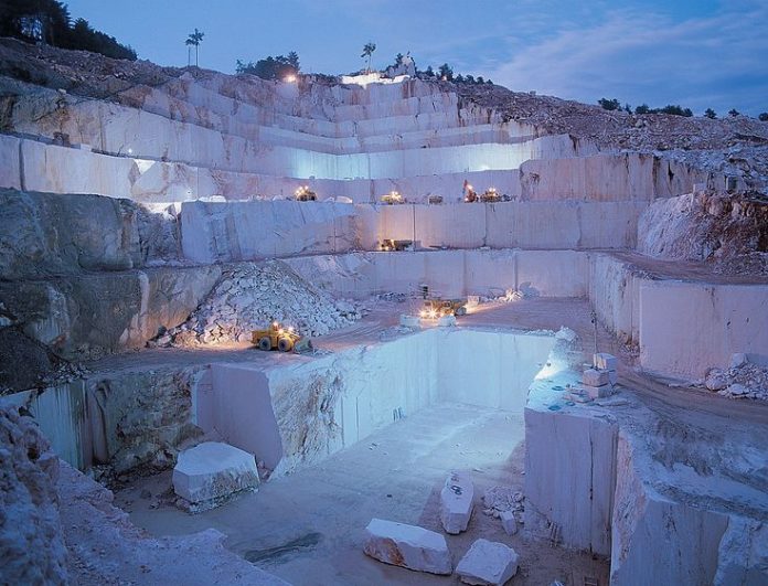 cantera de mármol en Bilecik, Turquía