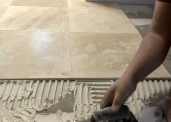 colocación suelo marmol