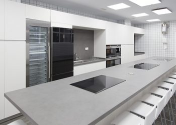 encimera contacto cocina75347346