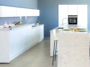 Èggo Kitchen House ha elaborado un informe con los datos recogidos entre el millar de personas que han pasado durante los cinco últimos meses por las tiendas tres abiertas en España. La encuesta ha permitido a la cadena de muebles de cocina establecer las preferencias de los consumidores con respecto a esta estancia que se ha convertido en la pieza central de muchos hogares.