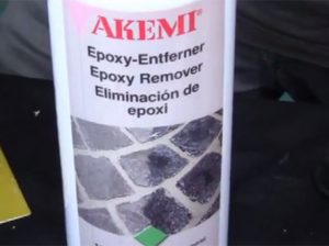 akemi quita resinas