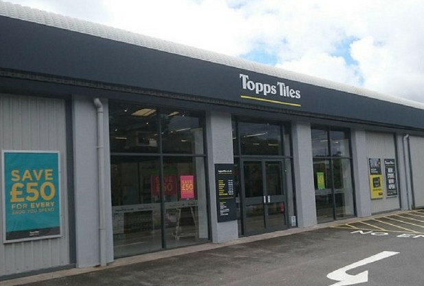 TOPPS TILE