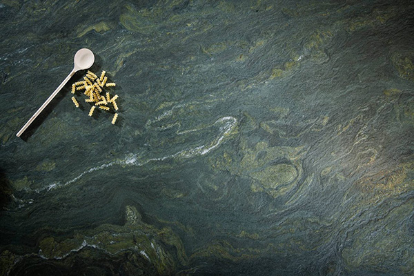 naturstein-alpengruen_leather-look_strasser-steine-1280x854