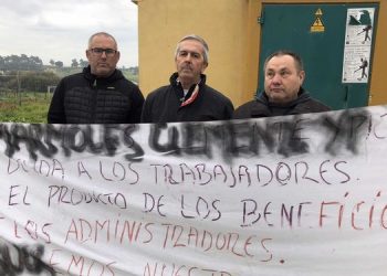 extrabajadores-ayer-protesta-puertas-marmoleria