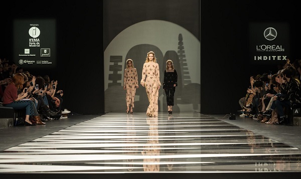 Foto-archivo-_MBFW-2014_-Pasarela-de-Cosentino