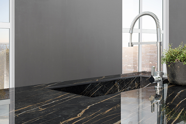 I Naturali_Noir Desir Lucidato_1620x3240x12mm_Kitchen top