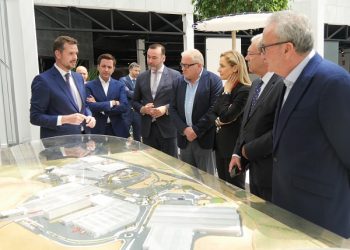 Rogelio Velasco visita la sede de Grupo Cosentino 3