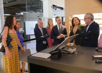 visita_consejerias_hacienda_agricultura_cosentino_2