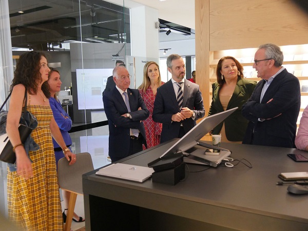 visita_consejerias_hacienda_agricultura_cosentino_2