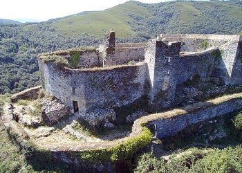 Castillo de Sarracín, Vega de Valcarce, León, España