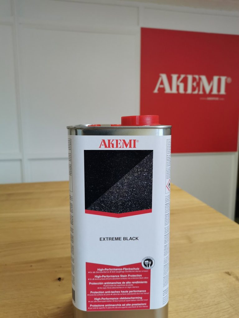 extreme-black- akemi