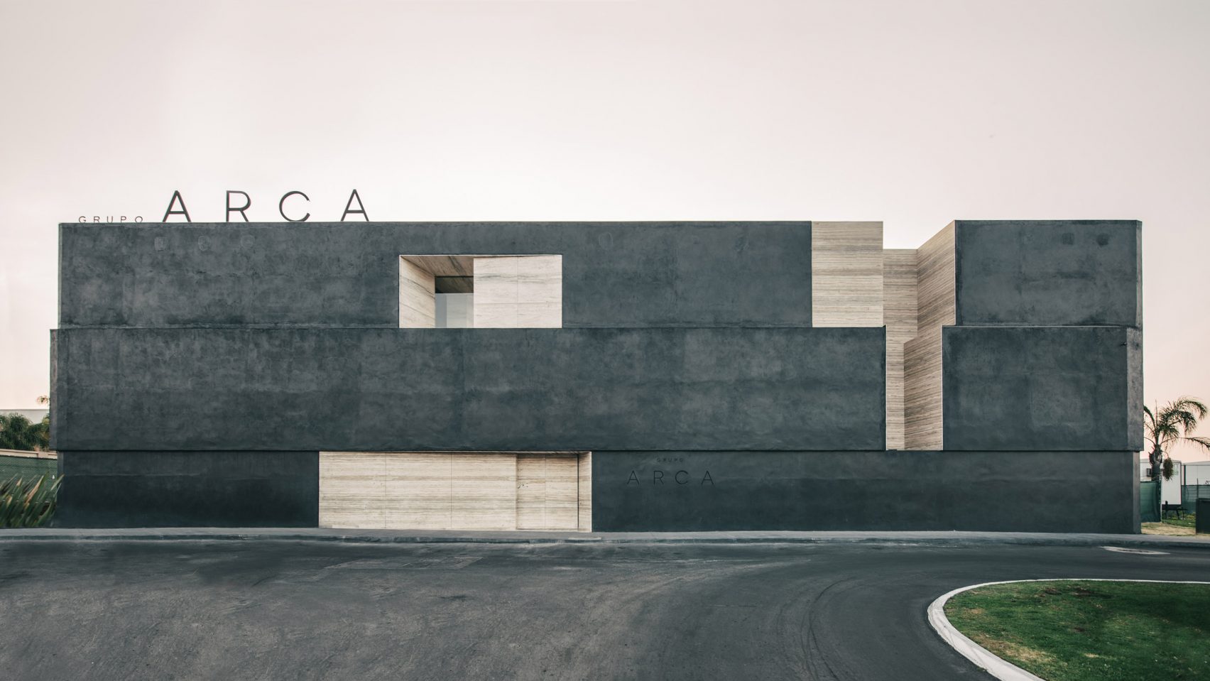 grupo-arca-showroom-store-cultural-centre-esrawe-studio-guadalajara-mexico_hero-a-1704x959