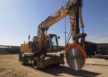 Excavadora-amb-Implement
