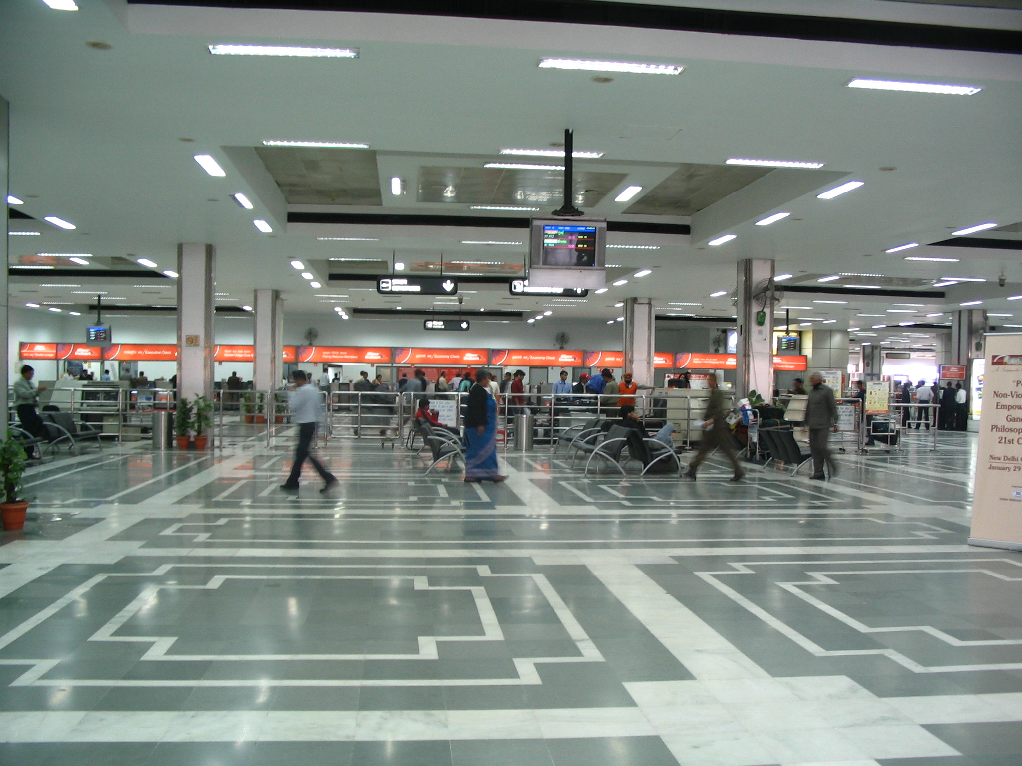 Delhi_airport_departure_terminal_1A_(1)
