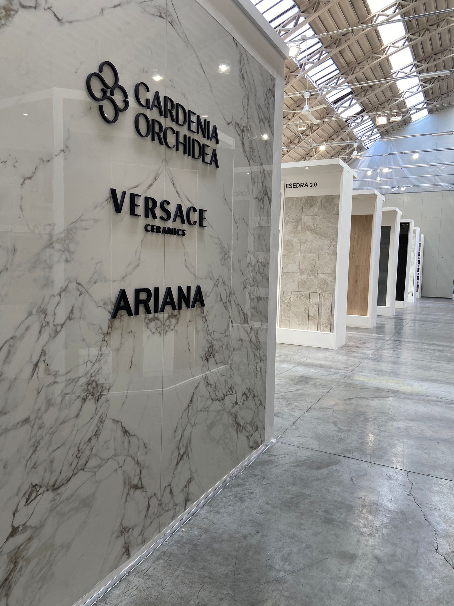 VERSACE_SHOWROOM_1