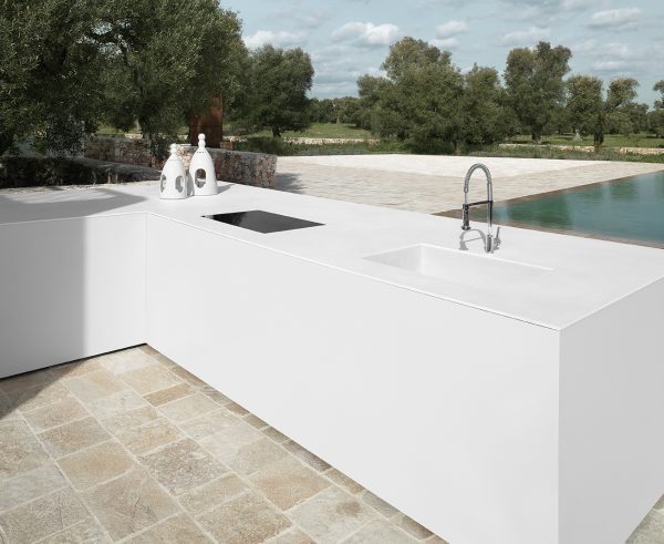 9-Outdoor Kitchen-calce-bianco - edited