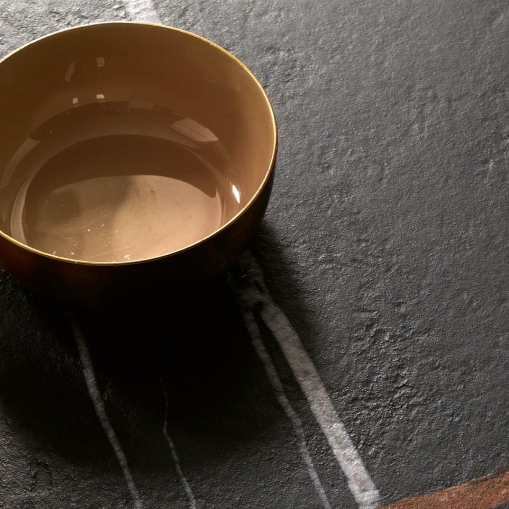 sahara noir-laminam