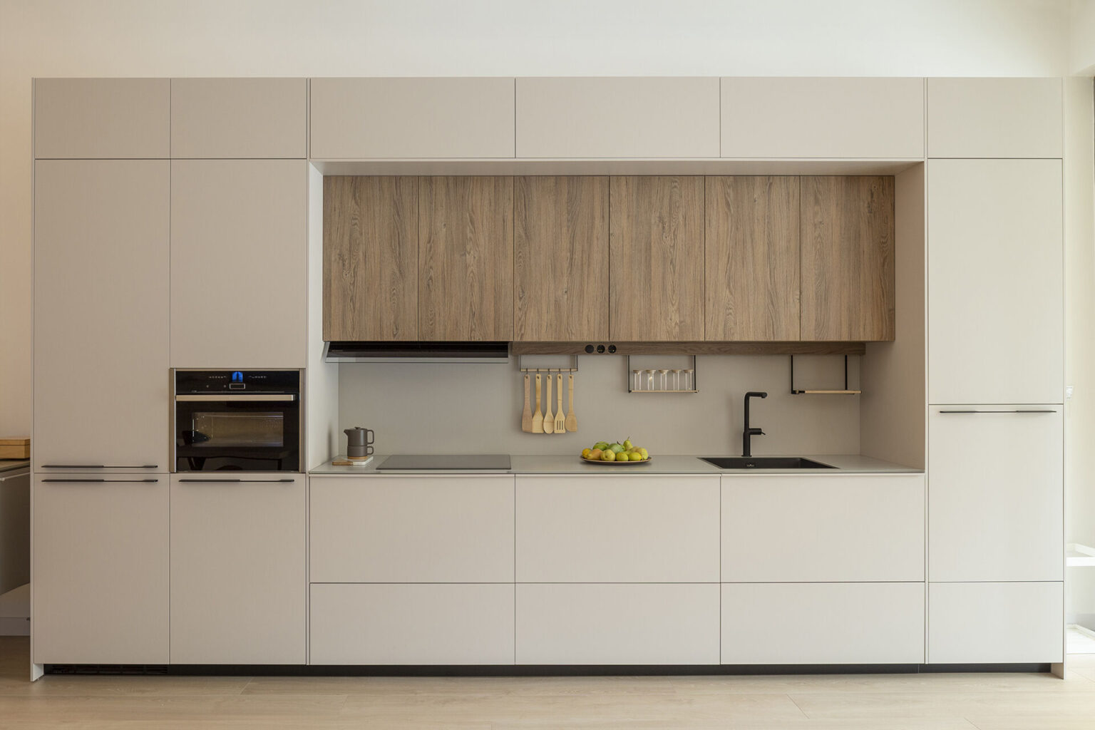 cocina-blanca-madera-santos-estudio-bilbao-1536x1024