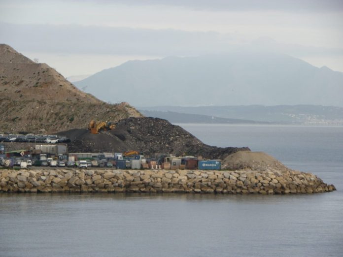Gibraltar.-Verdemar.-Escollera