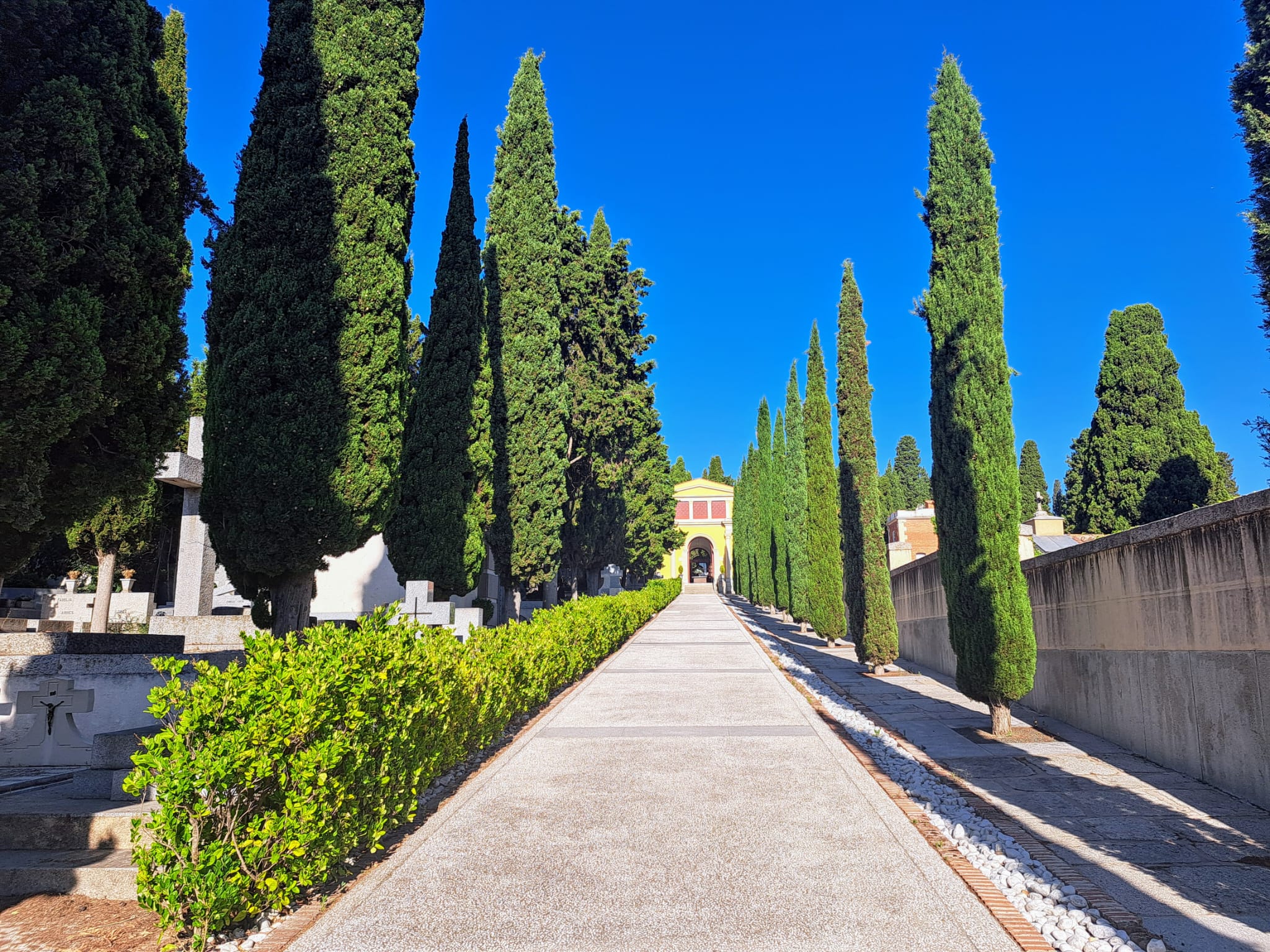 CEMENTERIO SAN ISIDRO- foto email cementerio san isidro