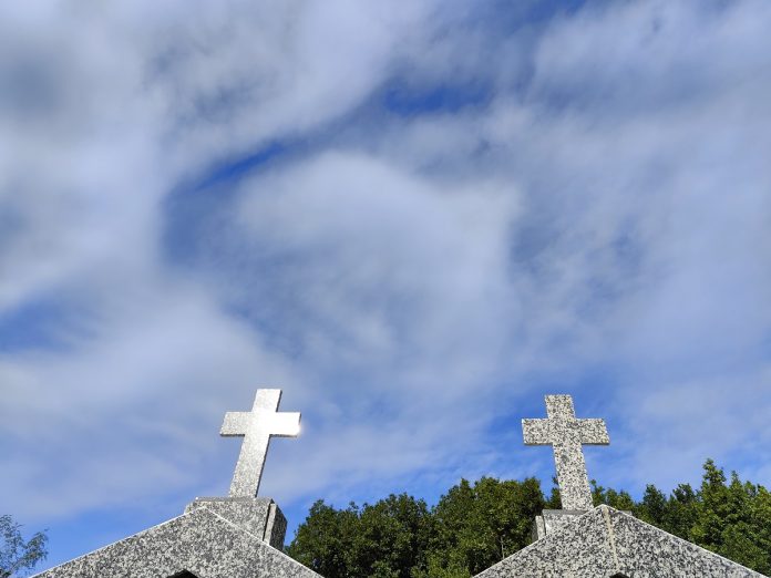 cementario- arte funerario- cementario islares-foto focuspiedra