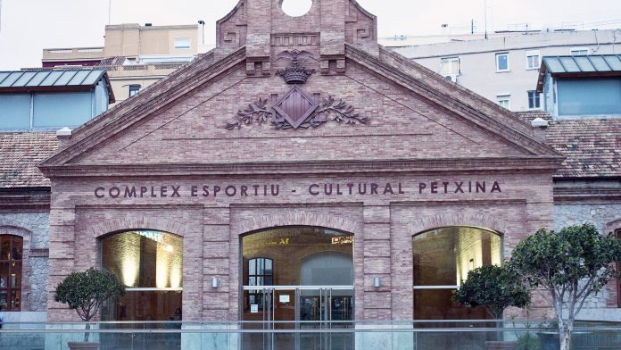 1025 Centre esportiu cultural La Petxina- foto nota ayto-valencia