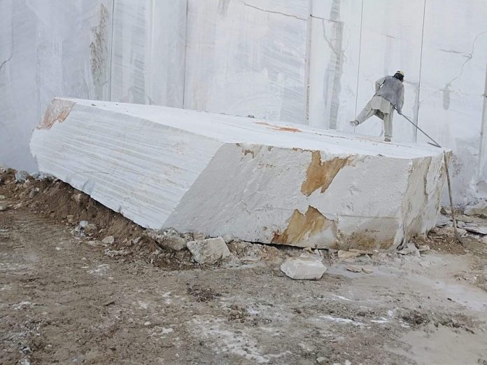 cantera de marmol afganistan-foto-ranzikhil-marble-quarry