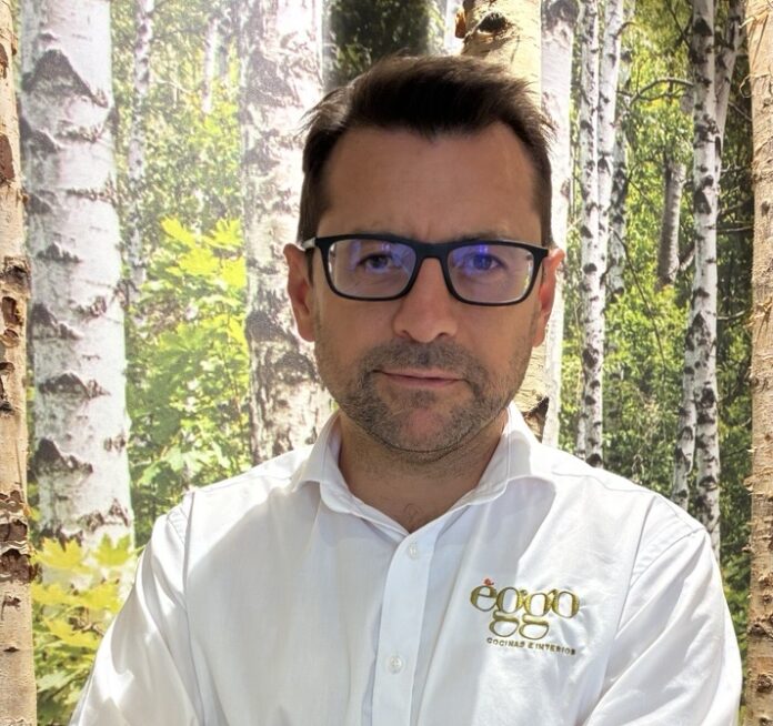 Angel Lobo, Director de RRHH de Eggo cocinas