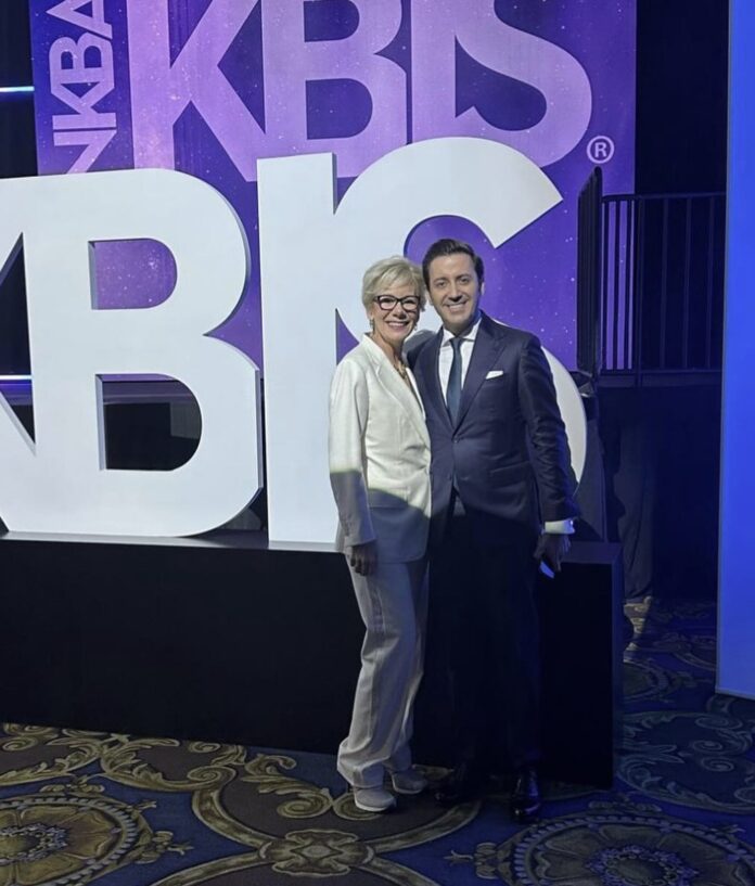 Kerrie Kelly y Eduardo cosentino Kerrie Kelly y Eduardo cosentino