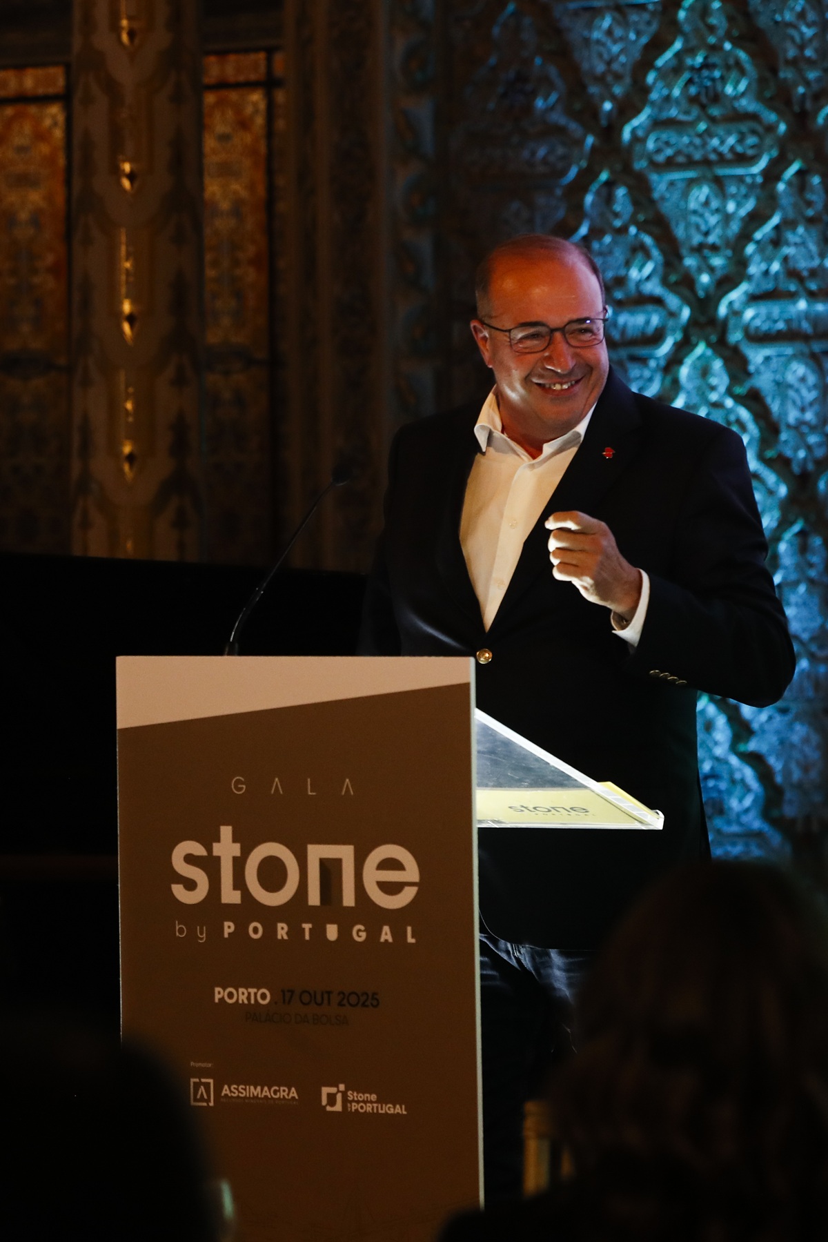 SOLANCIS CEO_Samuel Delgado_receiving the award (c)slideshow