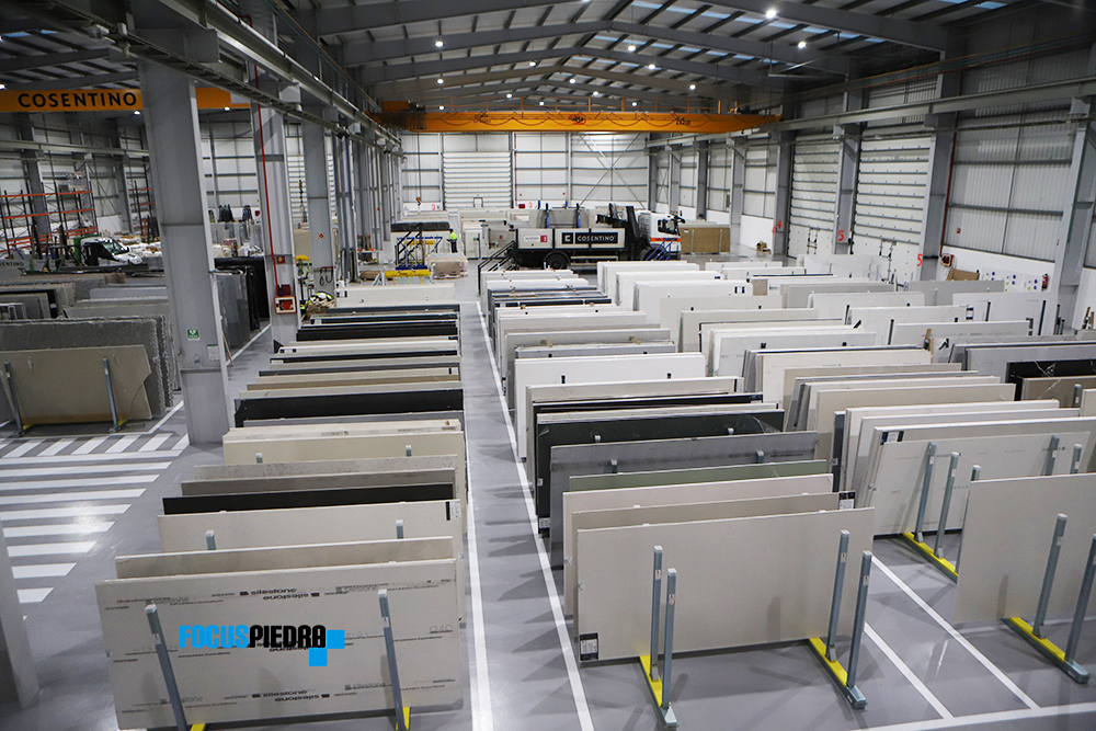 IMG_0177cosentino-center-bizkaia-foto-focus-piedra-con-marca (1)