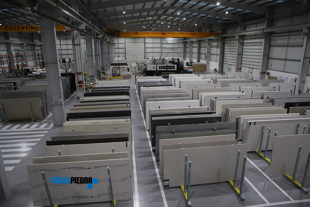 IMG_0177cosentino center bizkaia-foto focus piedra-con marca