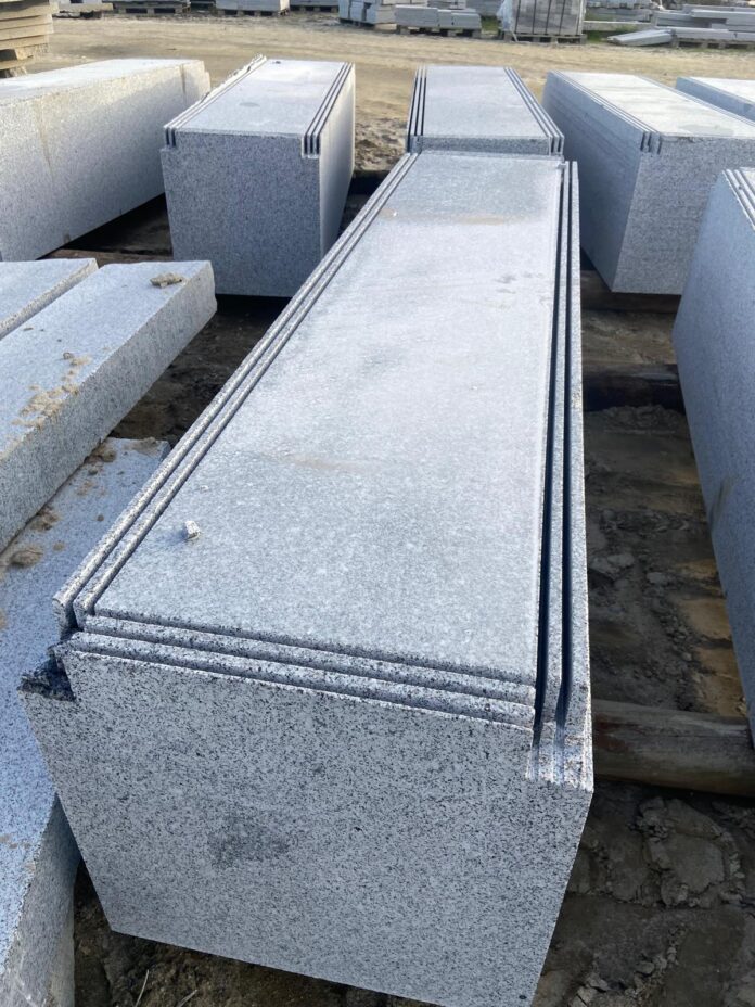 banco granito gris quintana- granitos- europeos Banco con cajeado cortado